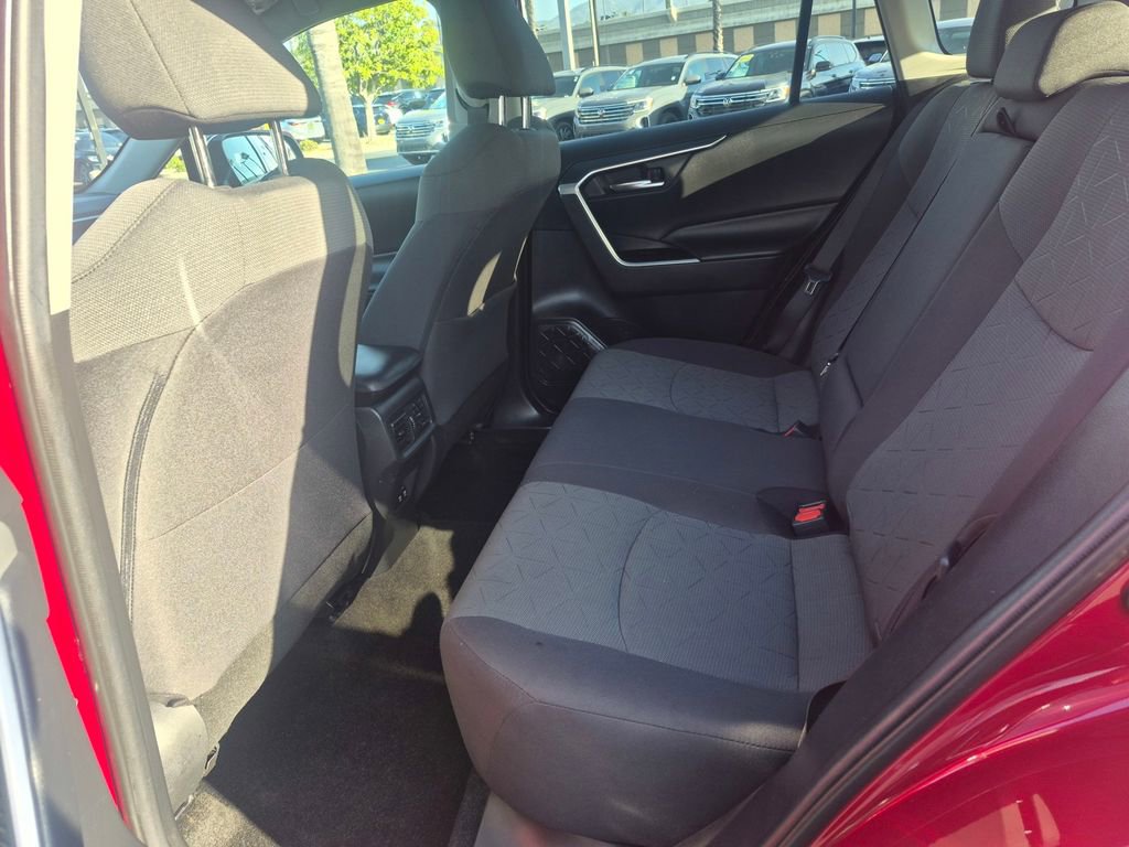 Used 2020 Toyota RAV4 XLE w/ Carpet Mat Package FWD image 22