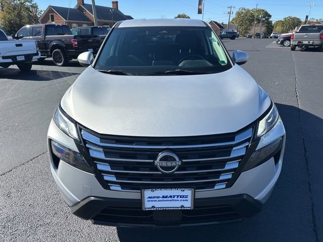 Used 2024 Nissan Rogue SV image 10
