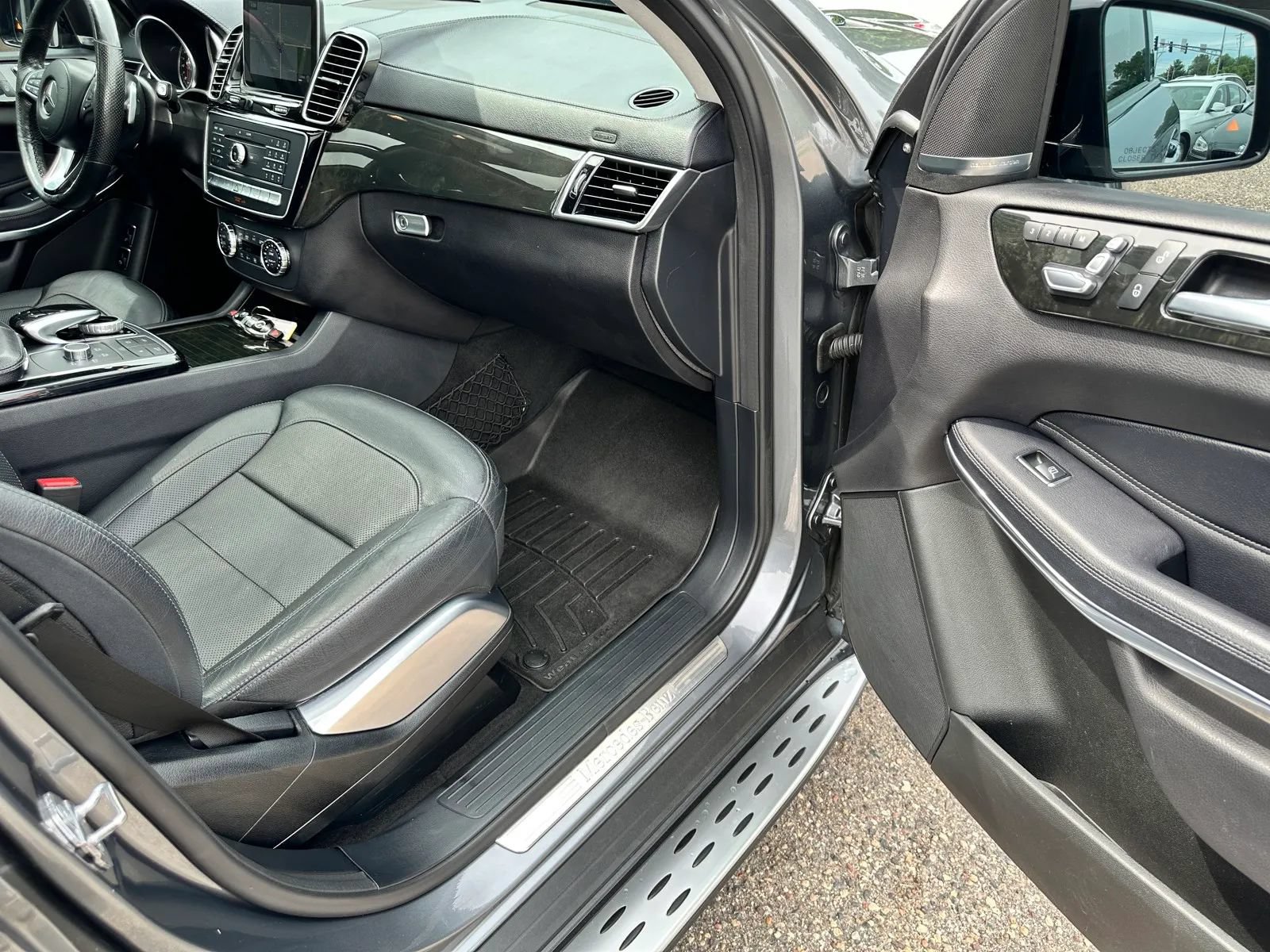 Used 2018 Mercedes-Benz GLS 550 4MATIC w/ Driver Assistance Package image 23