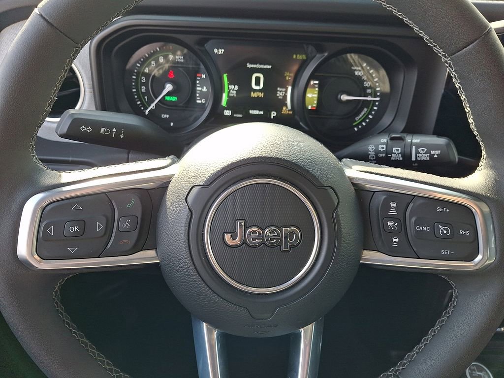 Used 2025 Jeep Wrangler Unlimited Sahara image 22