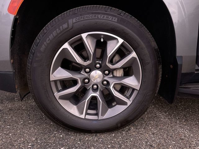 Used 2023 Chevrolet Suburban LS AWD/4WD image 32