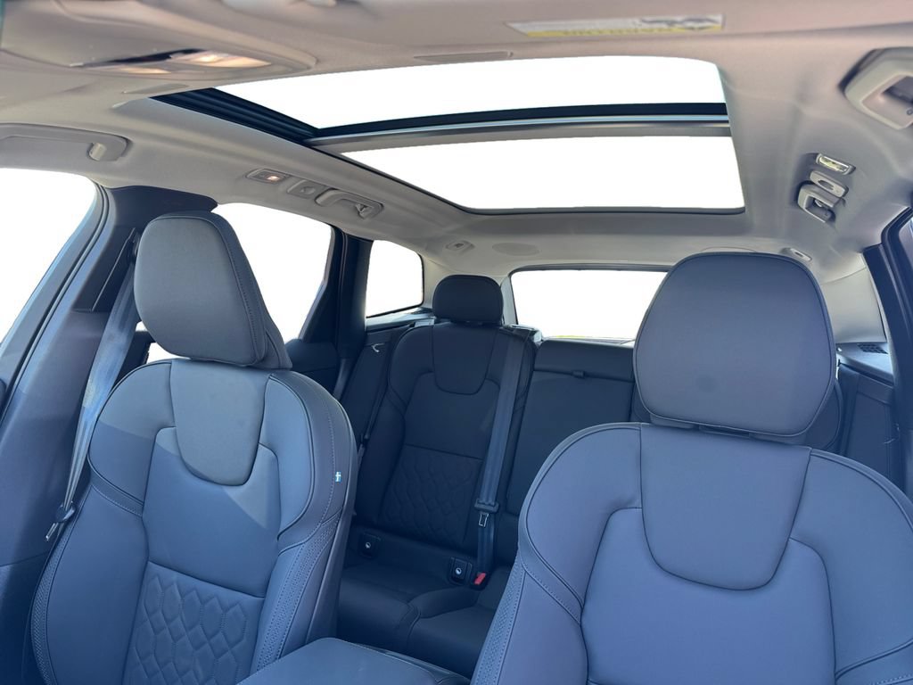 New 2026 Volvo XC60 B5 Plus w/ Protection Package Premier AWD/4WD image 22
