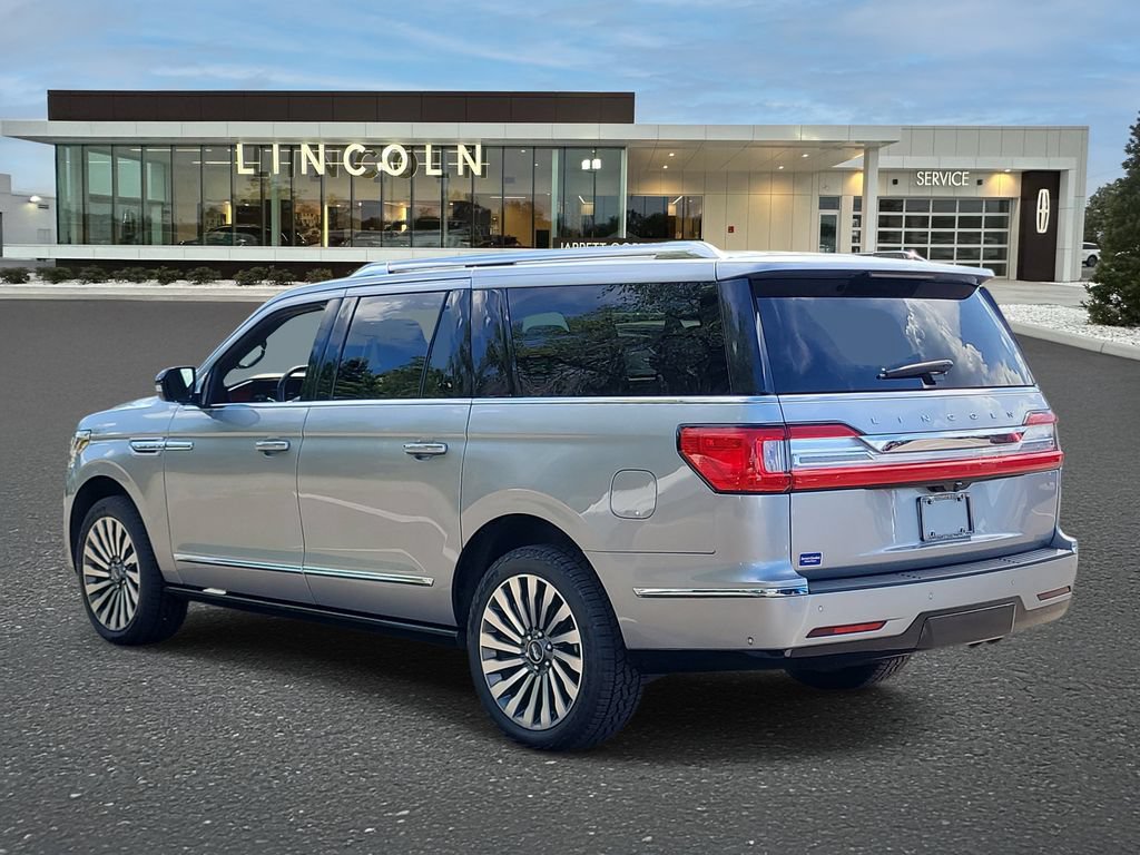 Used 2020 Lincoln Navigator L Reserve w/ Luxury Package RWD image 3