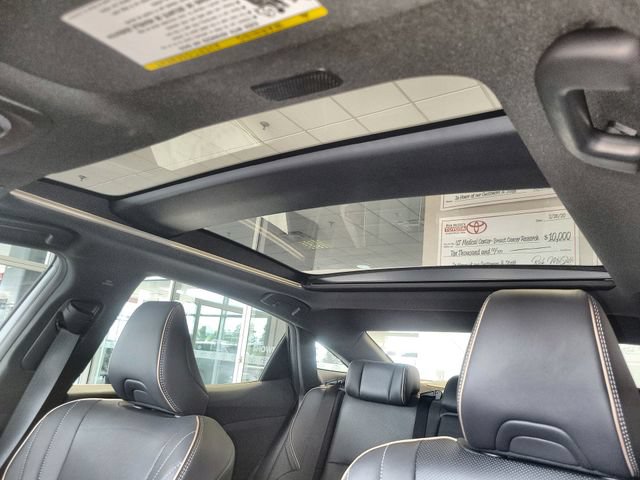 Used 2026 Toyota Crown Platinum AWD/4WD image 22