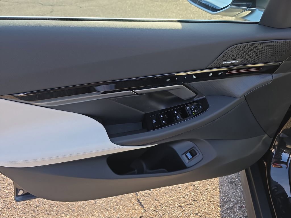 New 2026 BMW 530i xDrive w/ Premium Package image 11