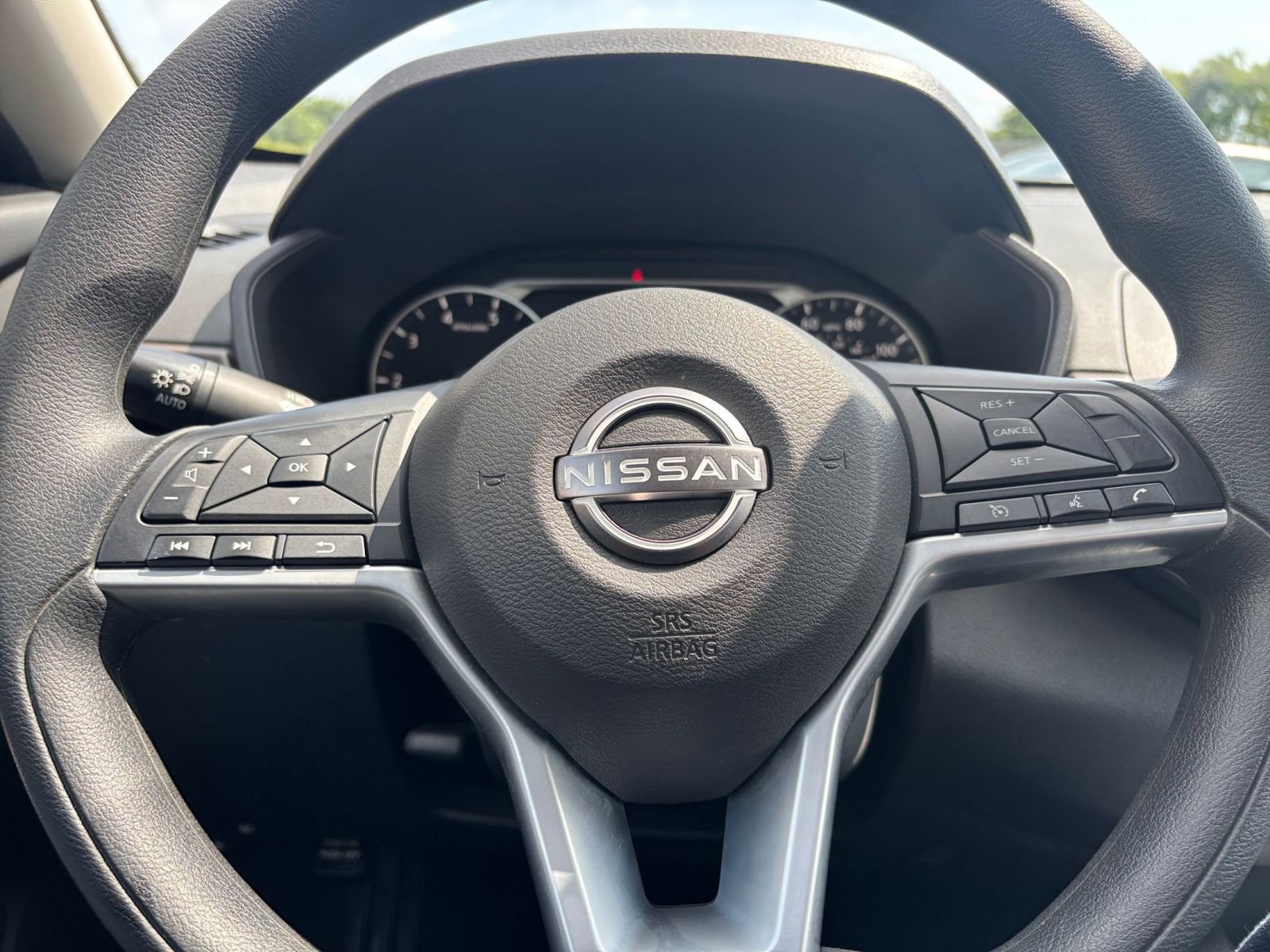 Used 2025 Nissan Altima 2.5 SV FWD image 28