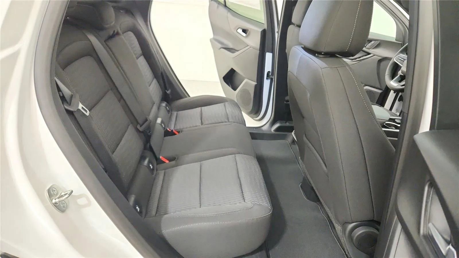 New 2026 Chevrolet Equinox LT image 48