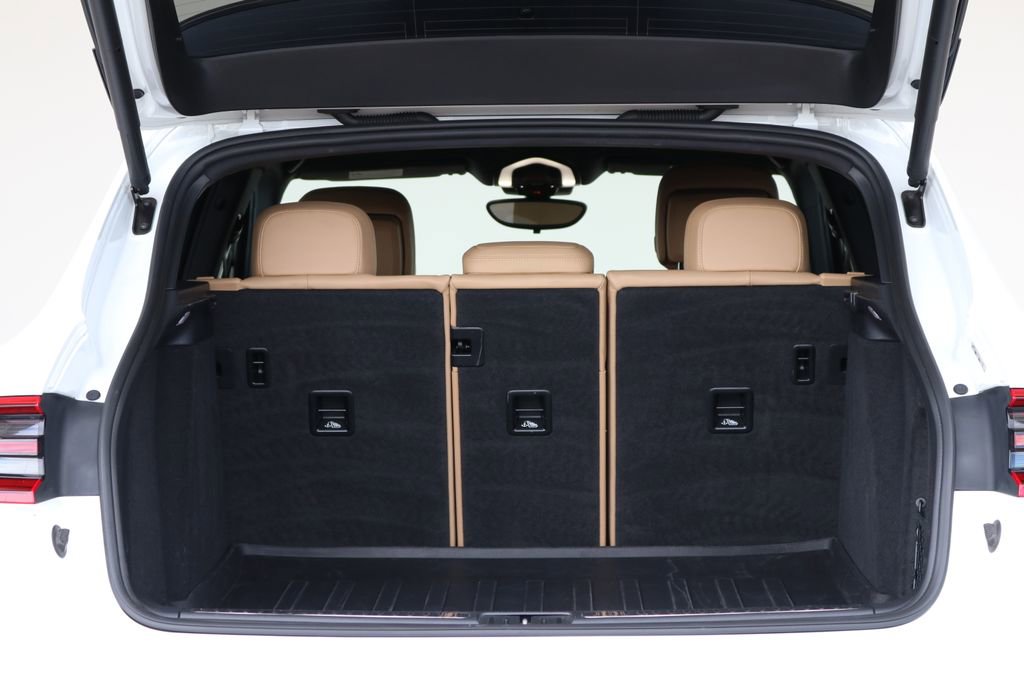 Used 2018 Porsche Macan Sport Edition image 25