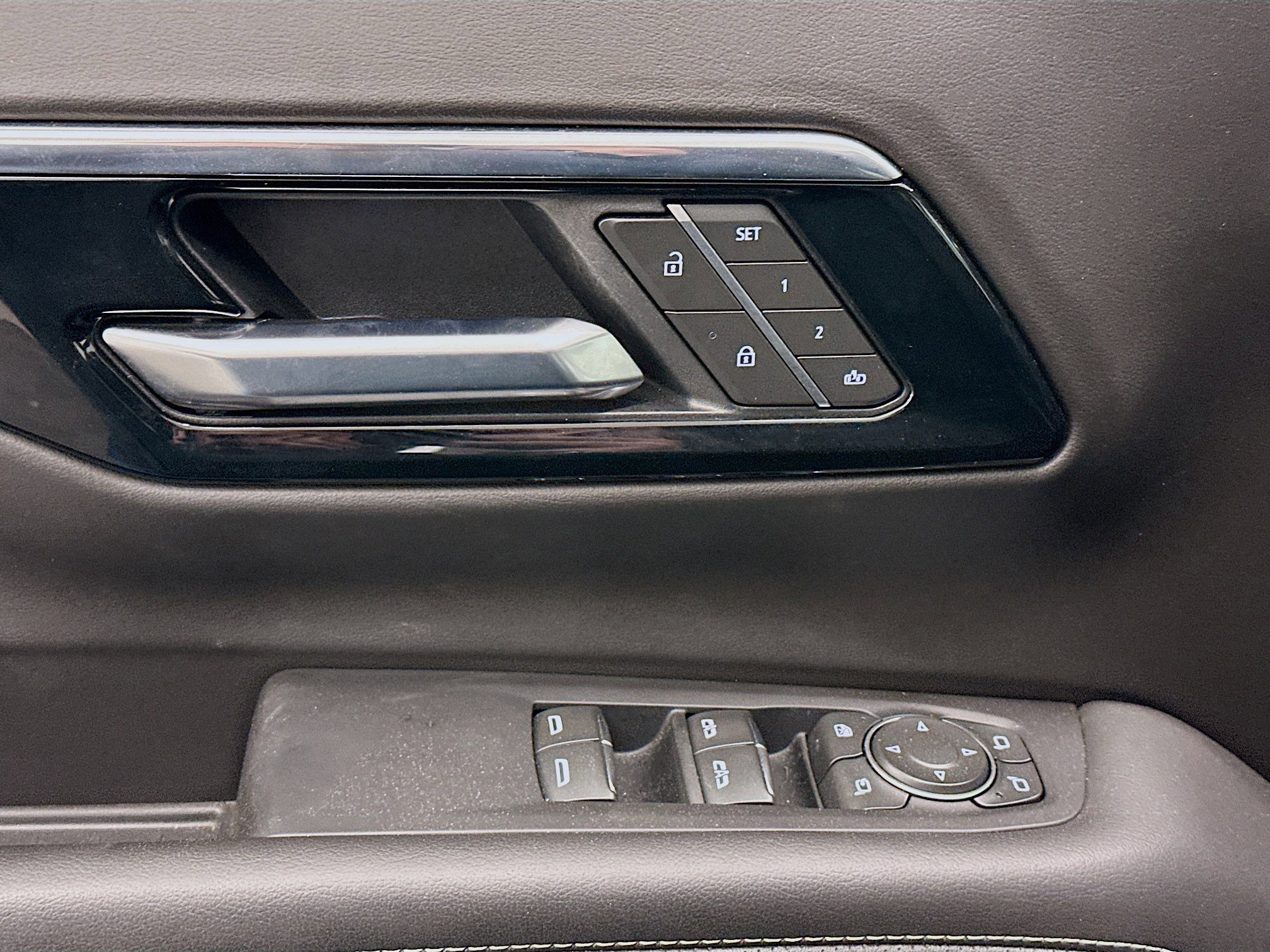 Used 2025 Chevrolet Tahoe Premier image 15