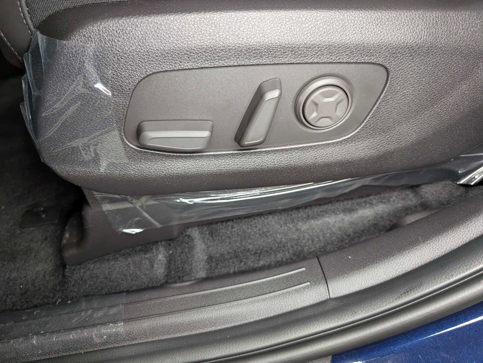 New 2026 Kia Carnival EX image 32