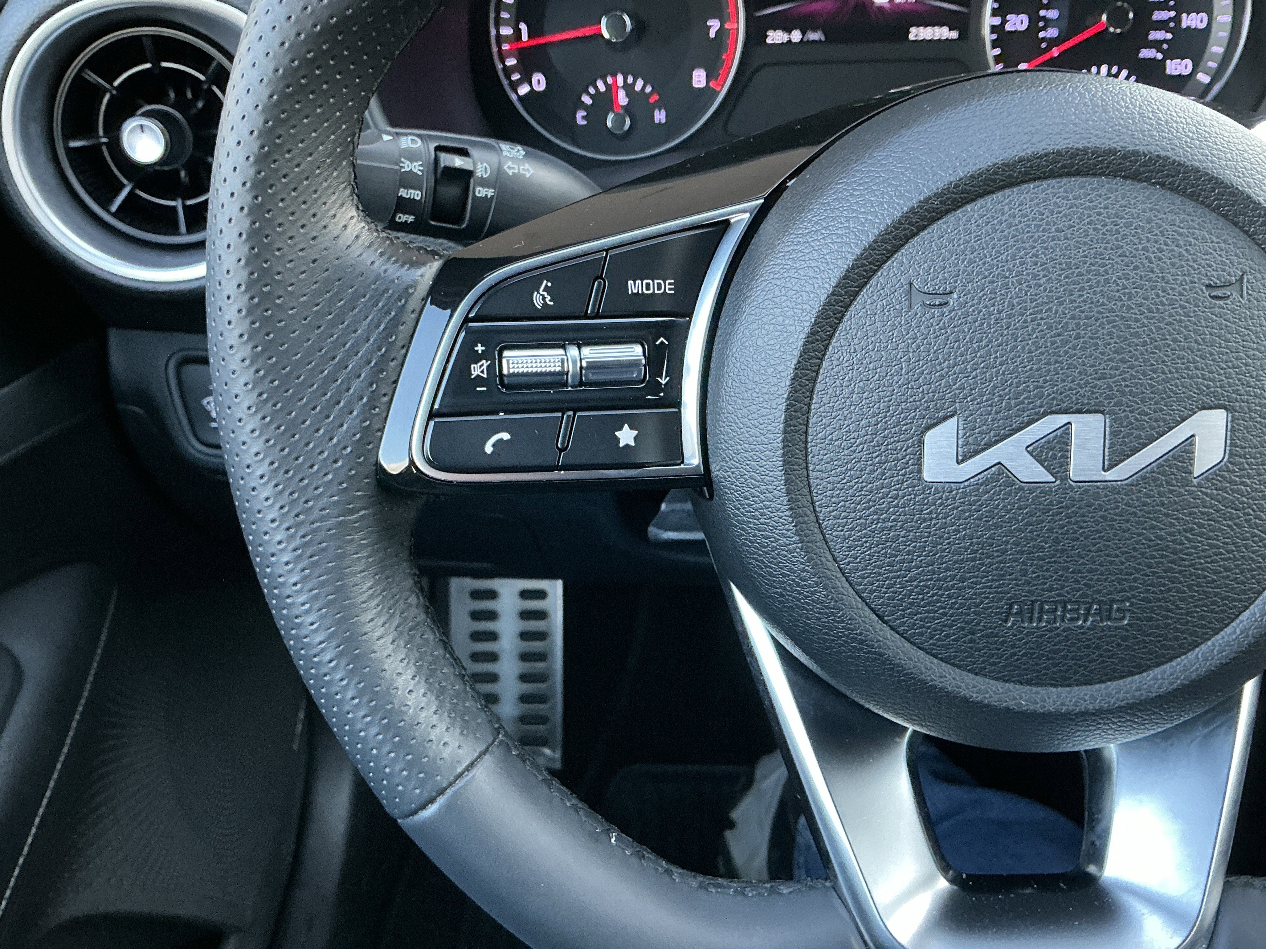 Used 2022 Kia Forte GT-Line w/ GT-Line Premium Package image 12