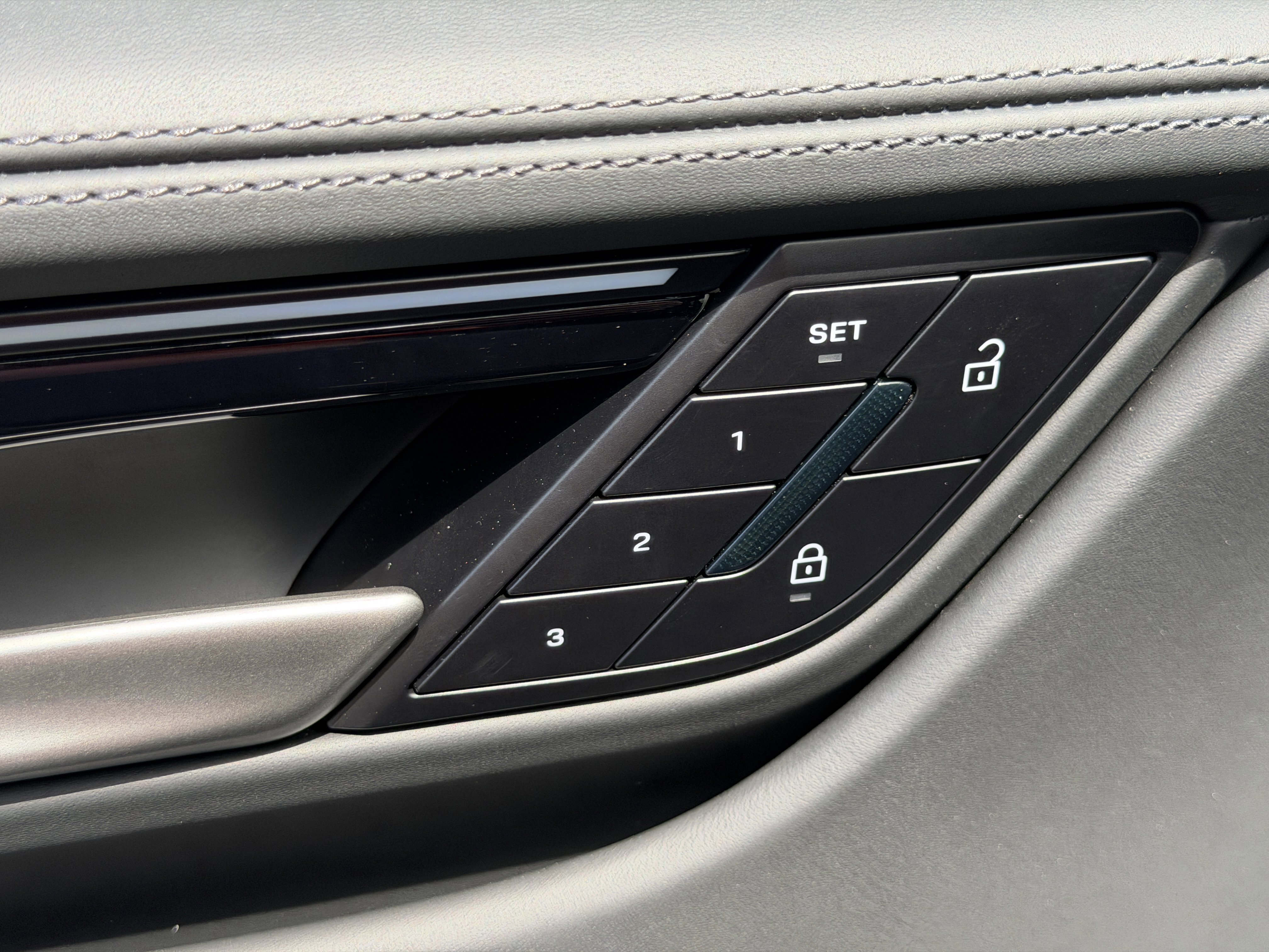 New 2026 Porsche Macan 4S Electric image 21