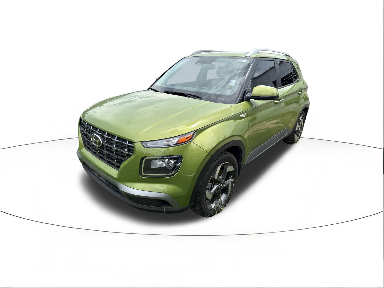 Used 2024 Hyundai Venue SEL FWD image 4