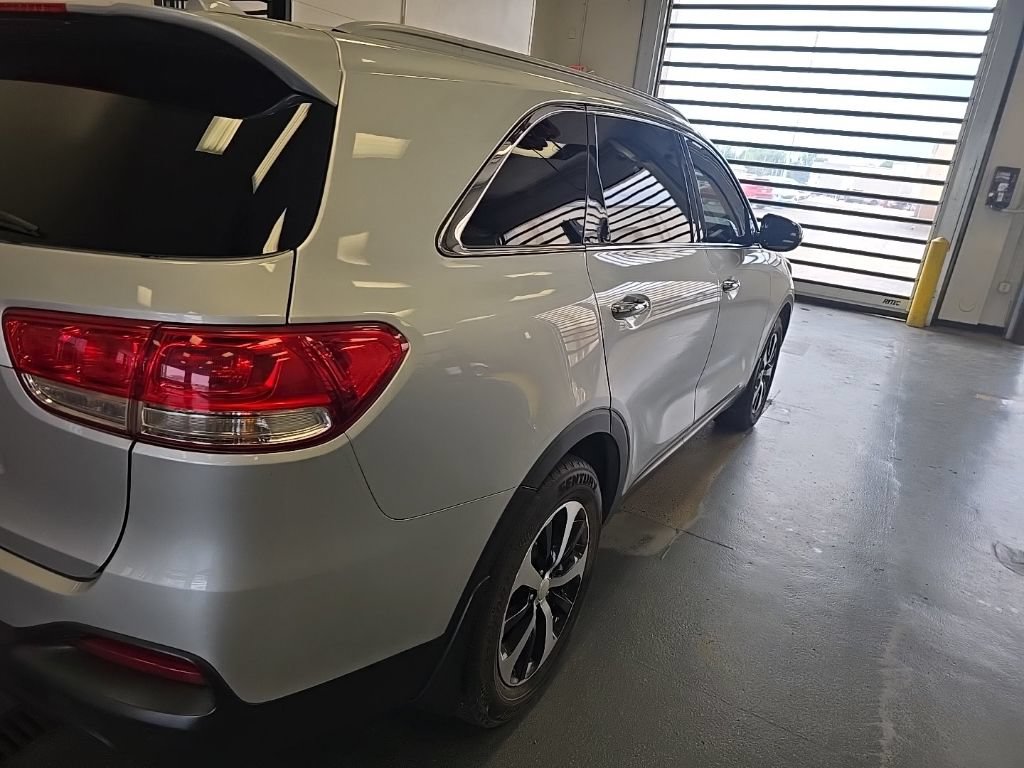 Used 2016 Kia Sorento EX FWD image 3
