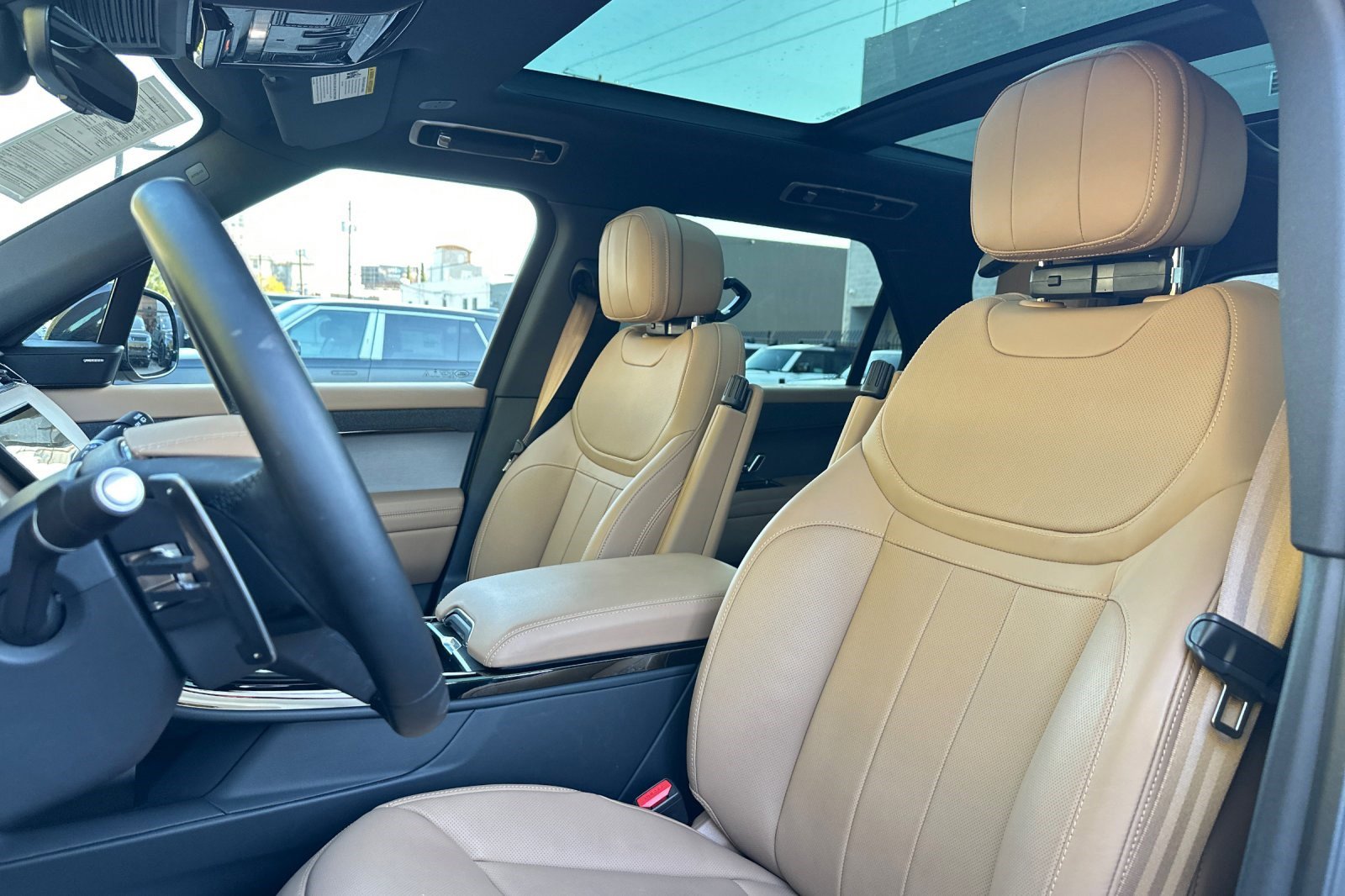 Used 2025 Land Rover Range Rover Sport SE image 6