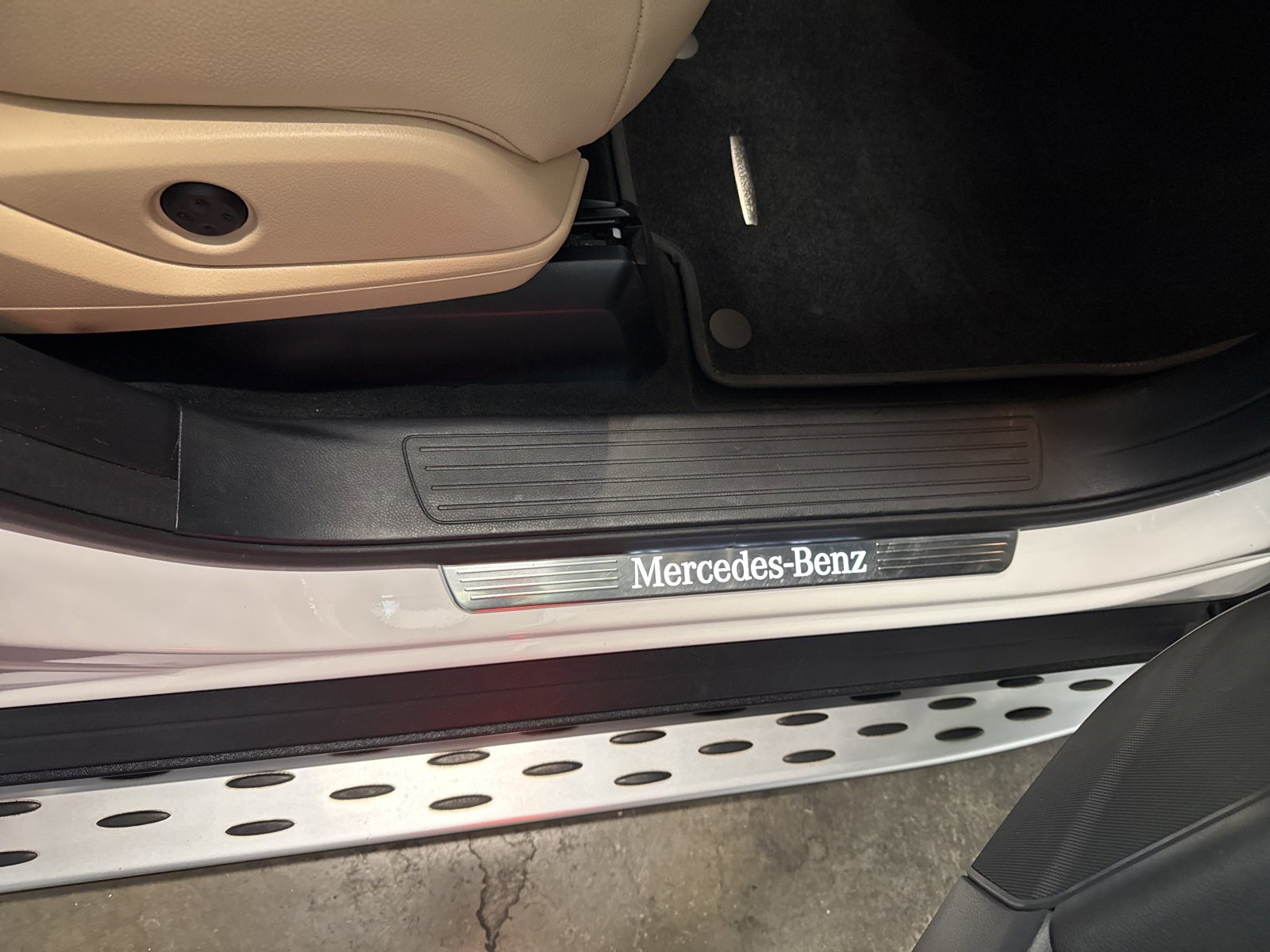 Used 2018 Mercedes-Benz GLS 450 4MATIC image 32