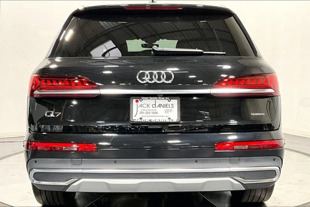 Used 2023 Audi Q7 3.0T Premium w/ Convenience Package AWD/4WD image 3