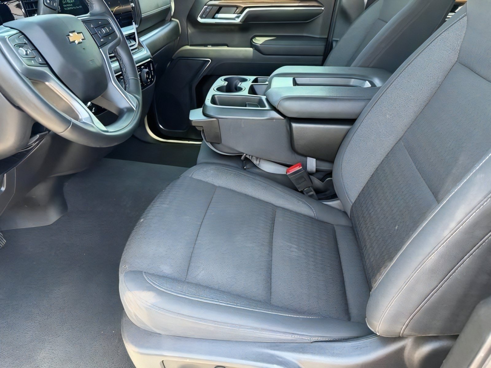 Used 2024 Chevrolet Silverado 1500 LT AWD/4WD image 19