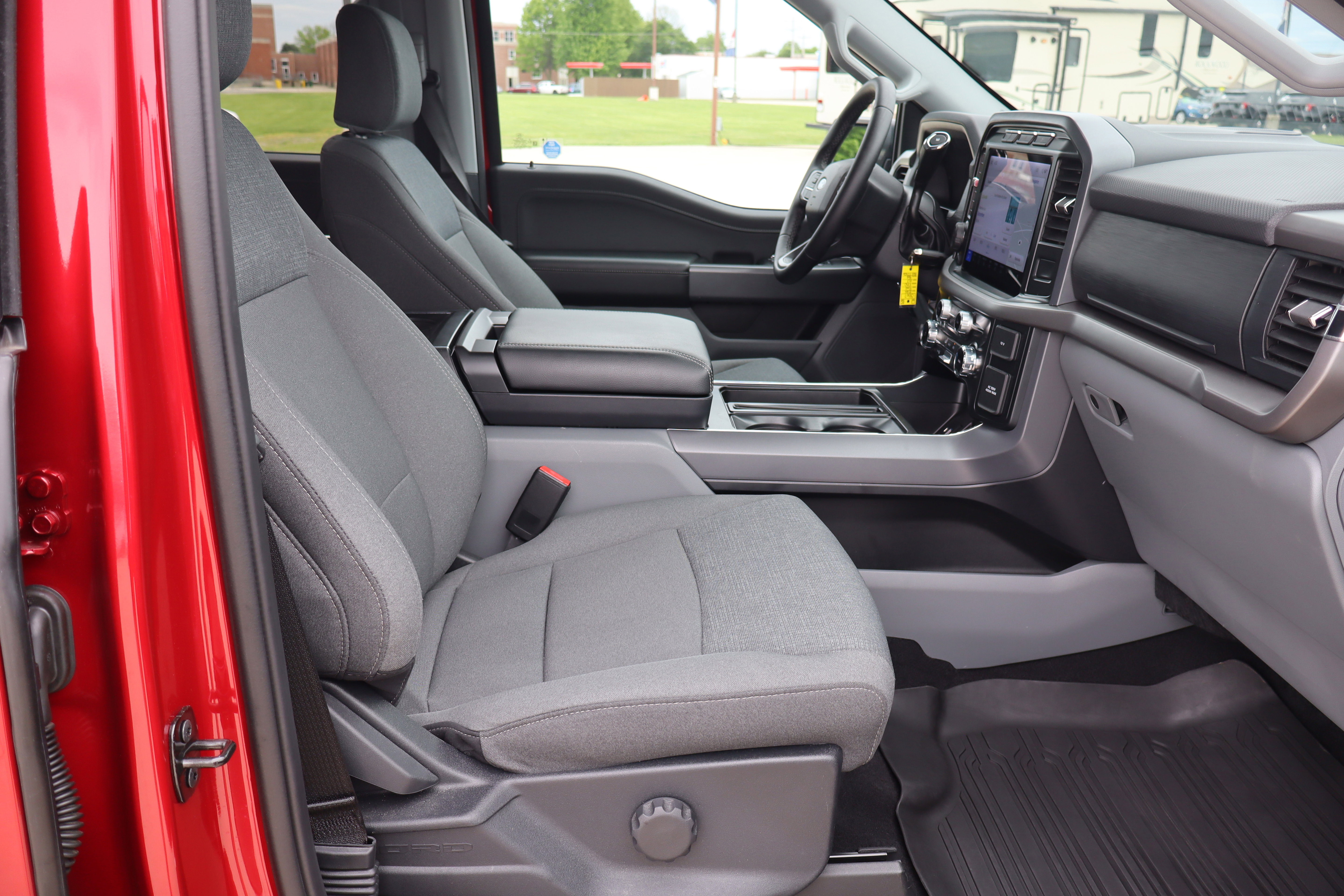 Used 2024 Ford F150 XLT w/ Mobile Office Package RWD image 13