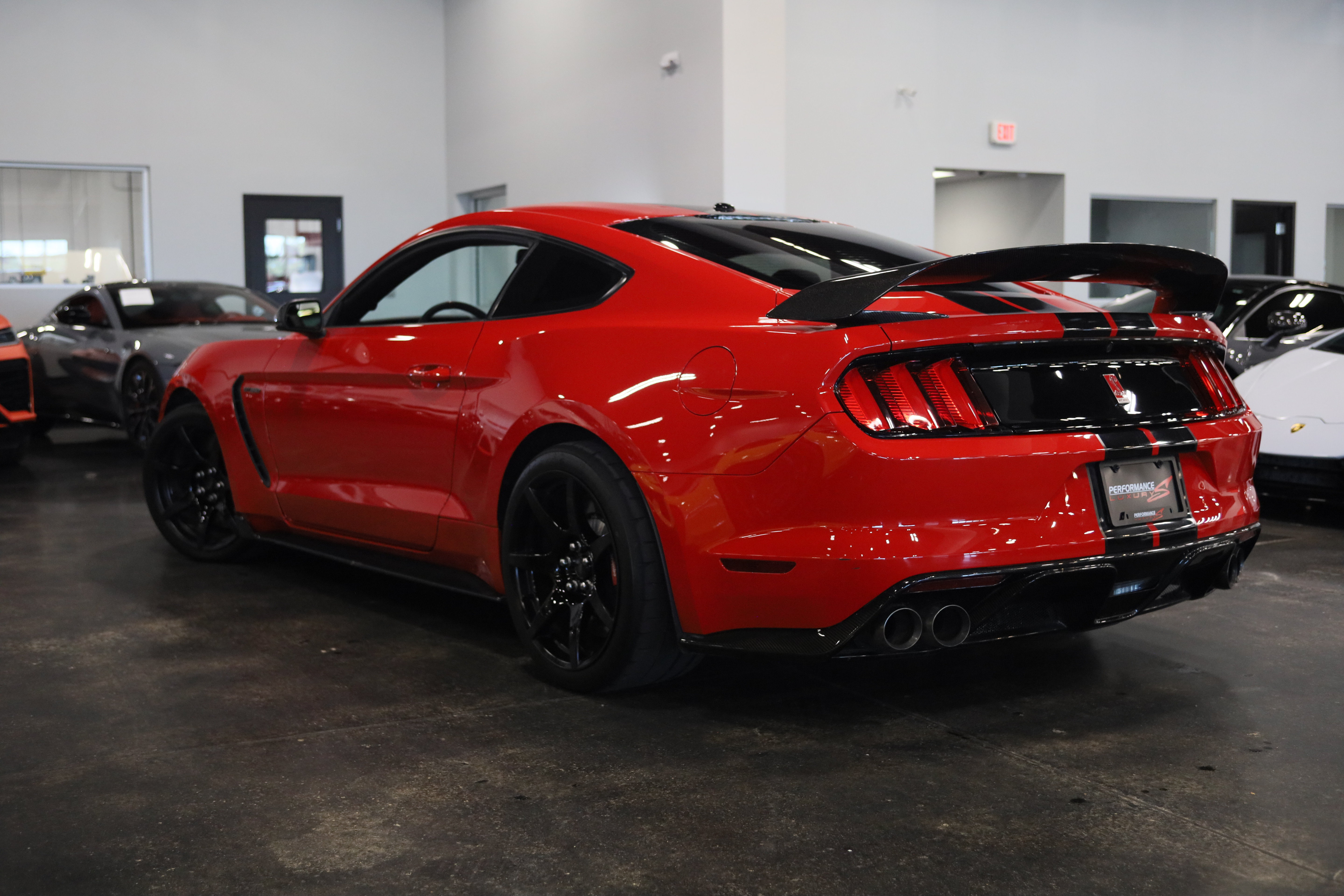 Used 2017 Ford Mustang Shelby GT350R w/ GT350R Equipment Group 920A RWD image 4