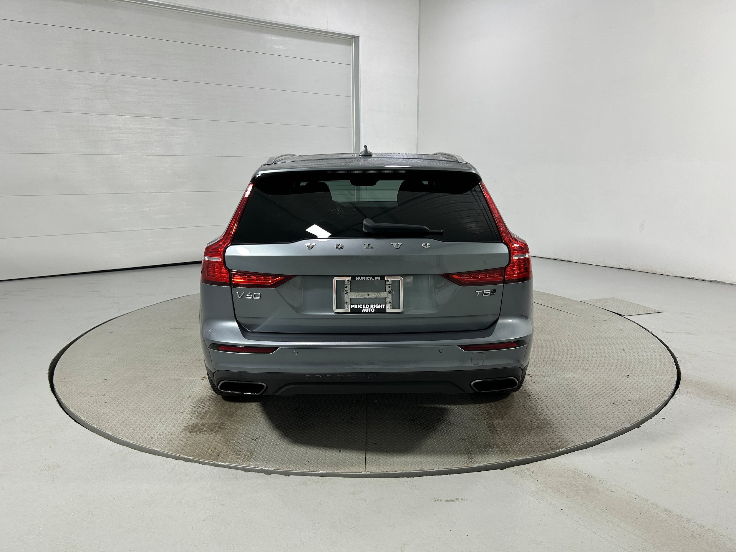 Used 2020 Volvo V60 T5 Cross Country AWD/4WD image 30