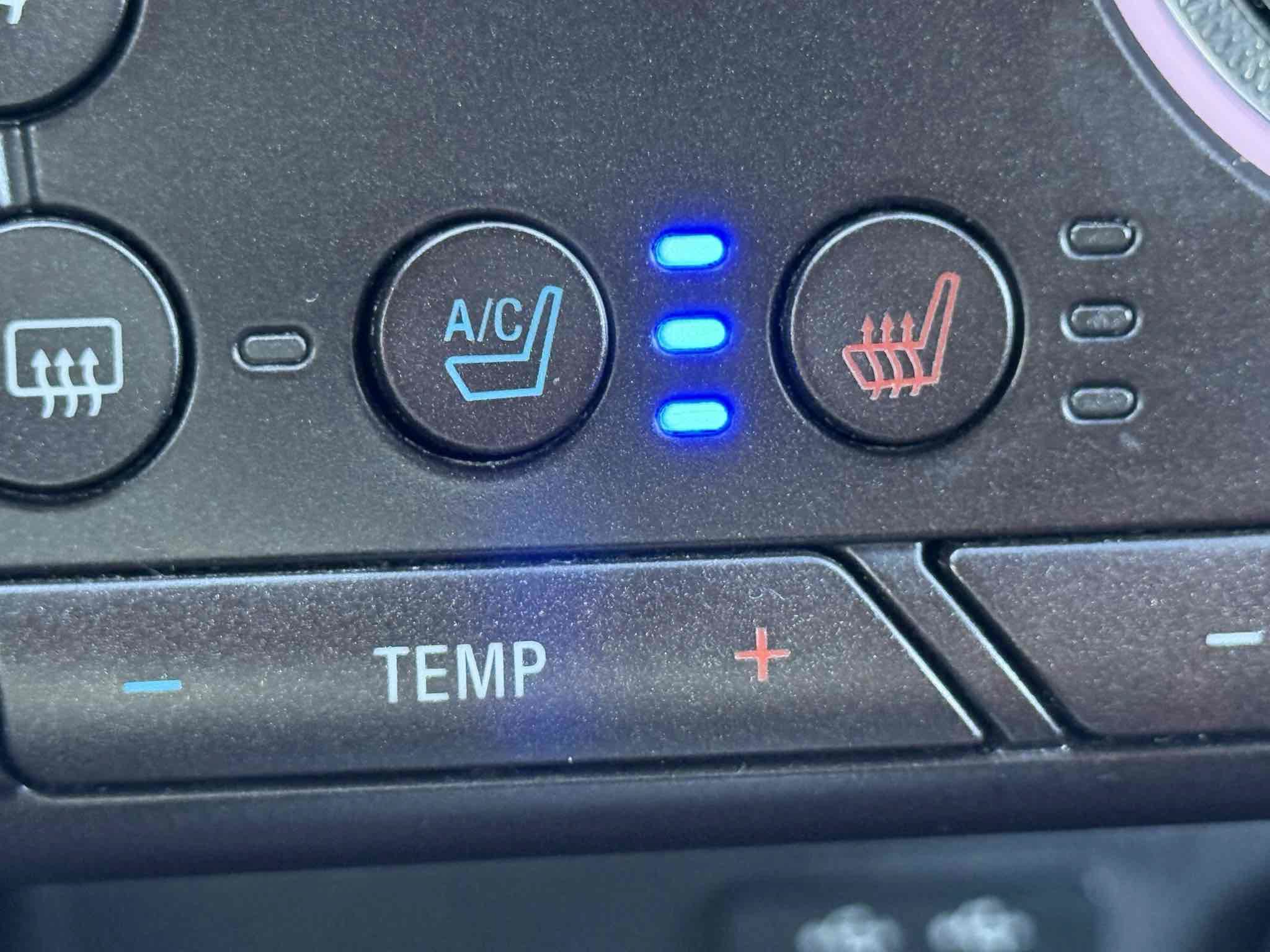 Used 2019 Ford Fusion Energi Titanium FWD image 11