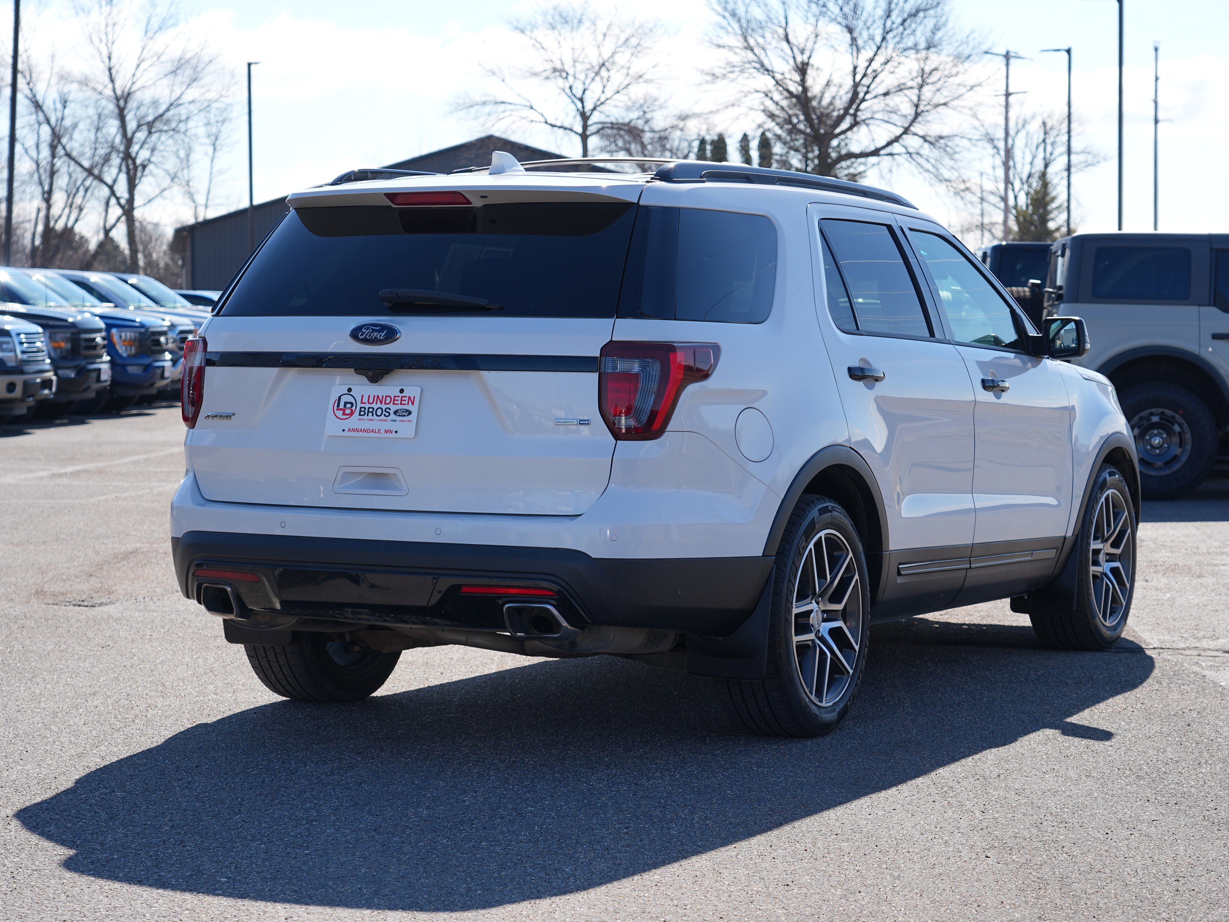 Used 2016 Ford Explorer Sport w/ Equipment Group 401A image 3