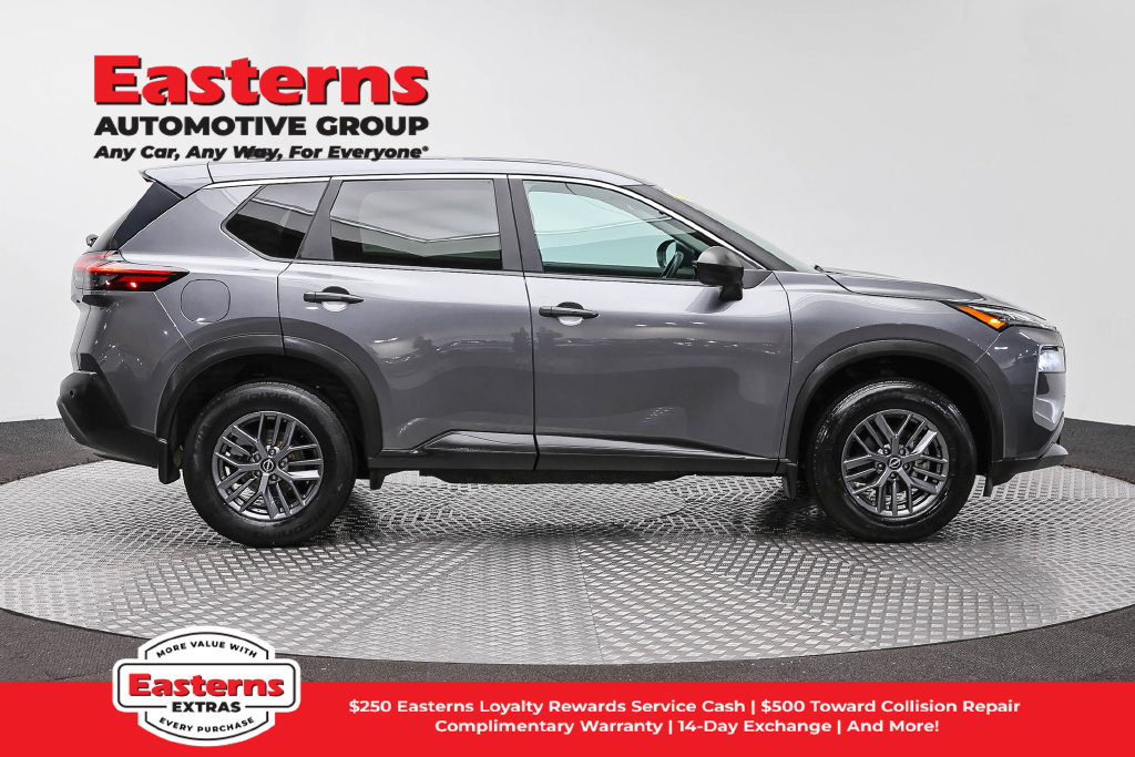 Used 2023 Nissan Rogue S AWD/4WD image 5