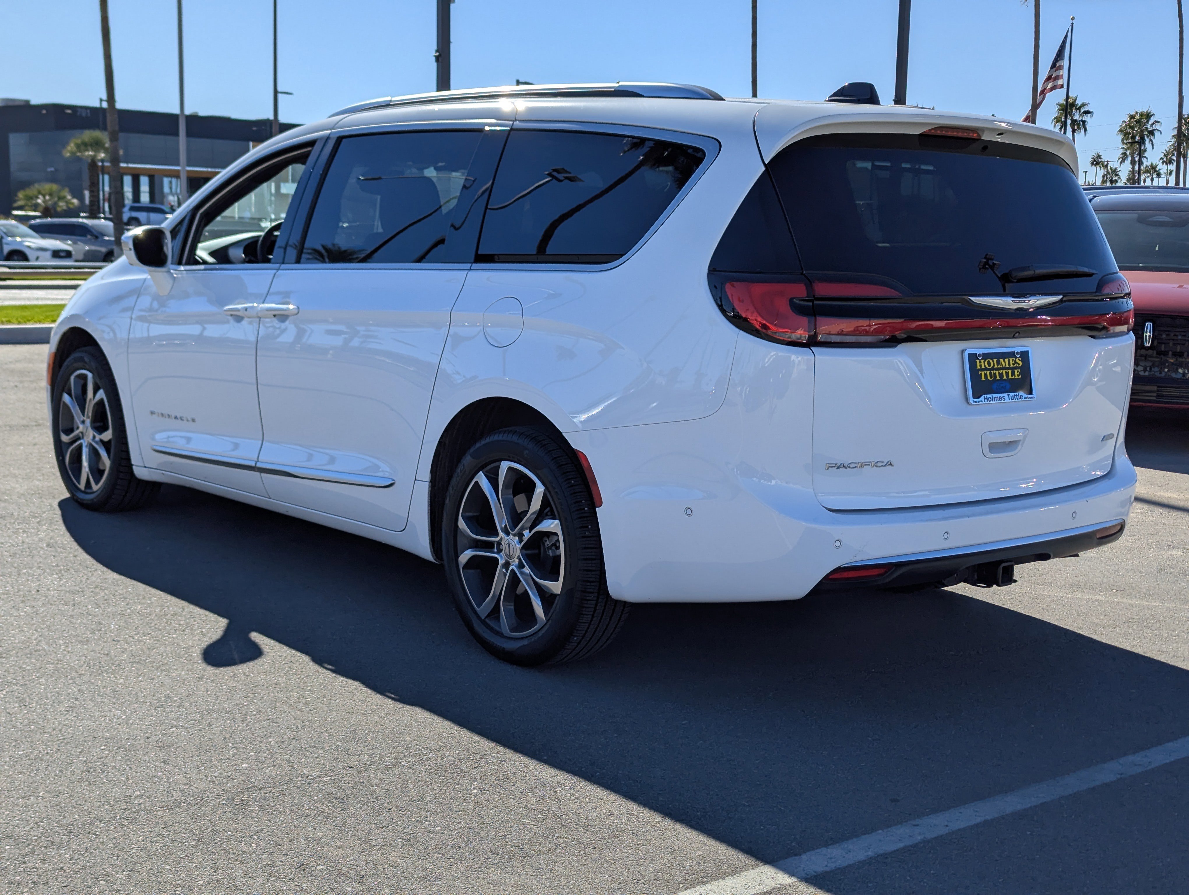 Used 2024 Chrysler Pacifica Pinnacle w/ Trailer Tow Group image 4