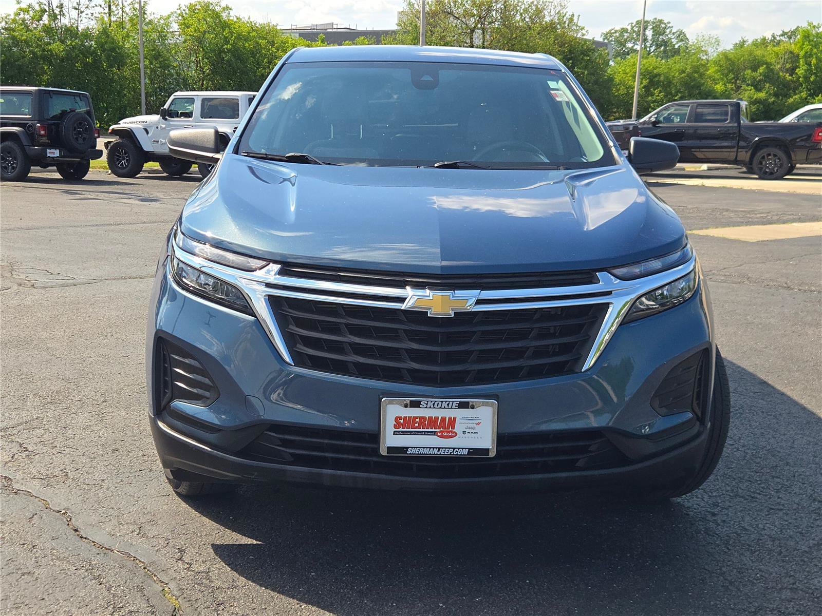 Used 2024 Chevrolet Equinox LS w/ LS Convenience Package FWD image 3