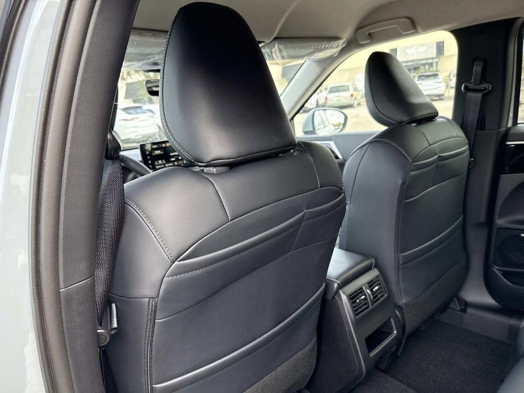 New 2026 Mitsubishi Outlander SE image 12