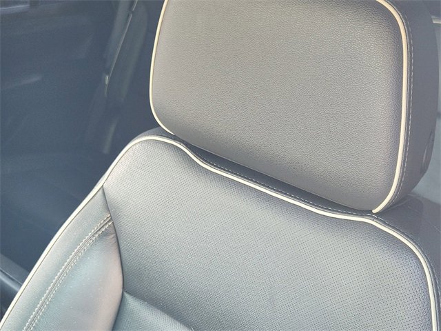 Used 2021 GMC Yukon SLT w/ SLT Premium Package image 15