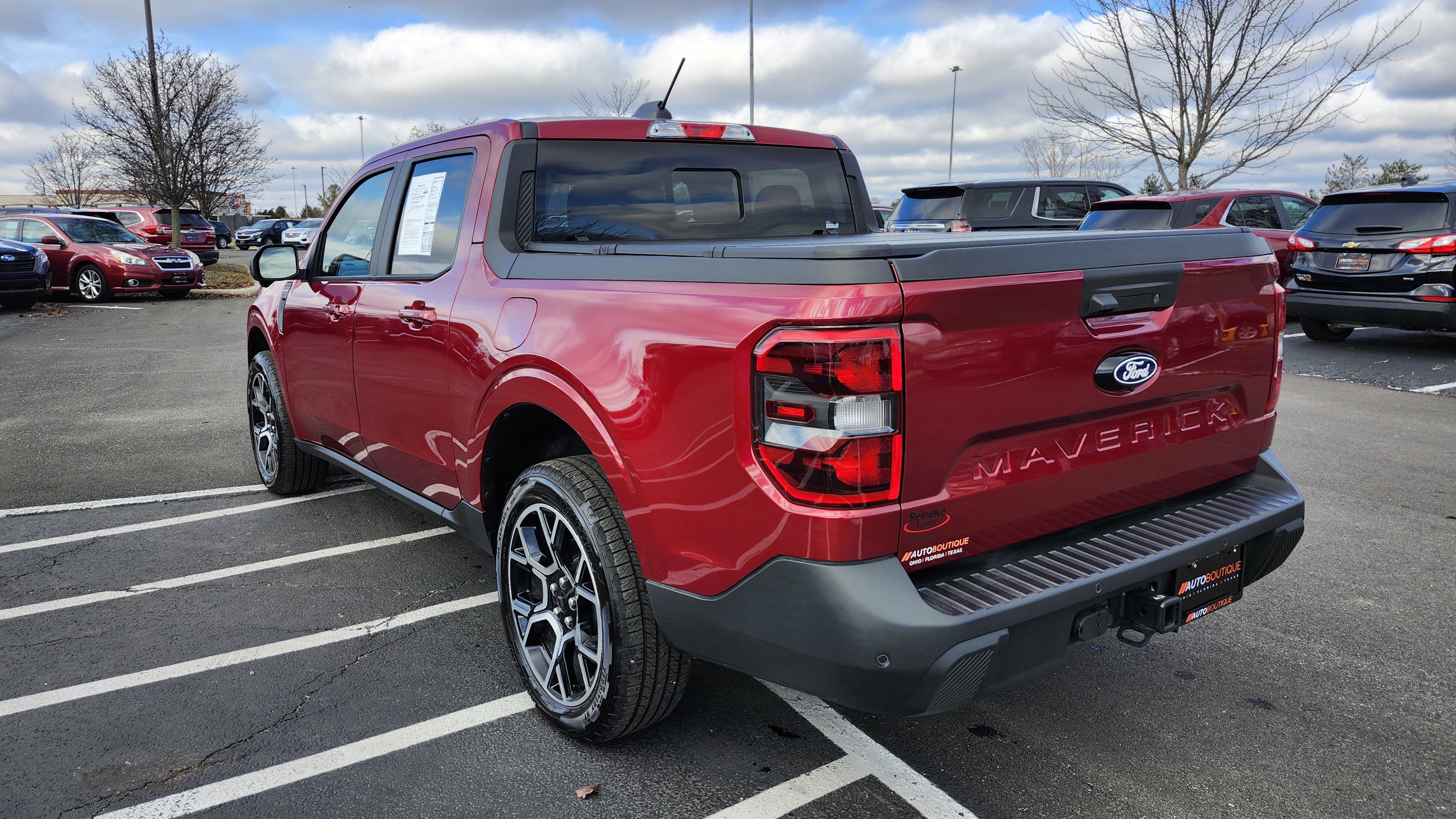 Used 2025 Ford Maverick Lariat w/ 4K Tow Package image 14