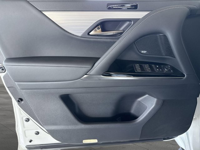 Certified 2026 Lexus LX 600 F Sport w/ Accessory Package (Z1) image 9