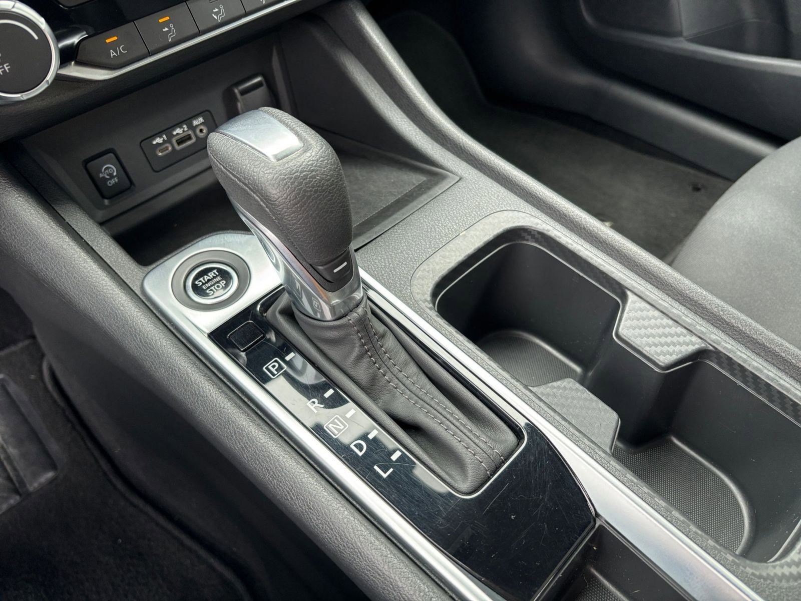 Used 2025 Nissan Sentra SV image 35