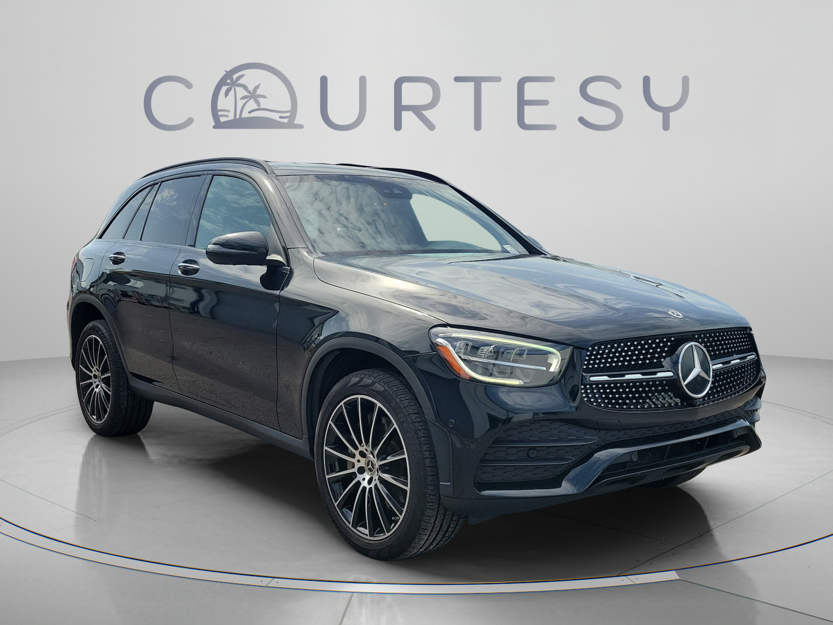 Used 2022 Mercedes-Benz GLC 300 image 4