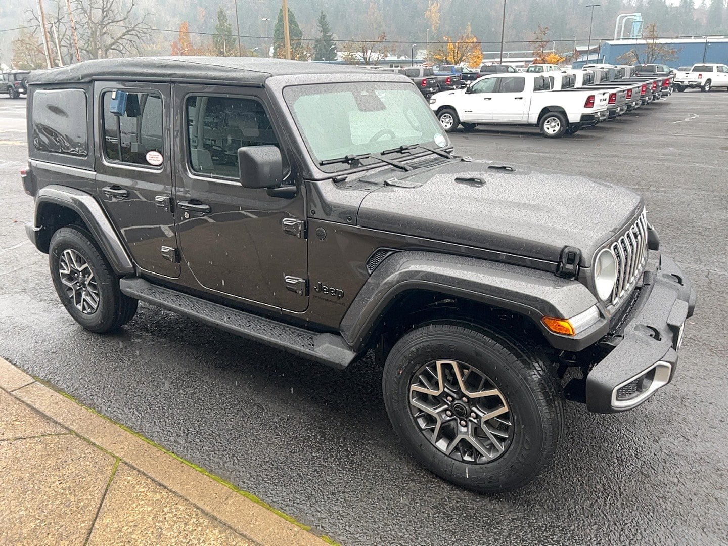 New 2026 Jeep Wrangler Unlimited Sahara AWD/4WD image 3