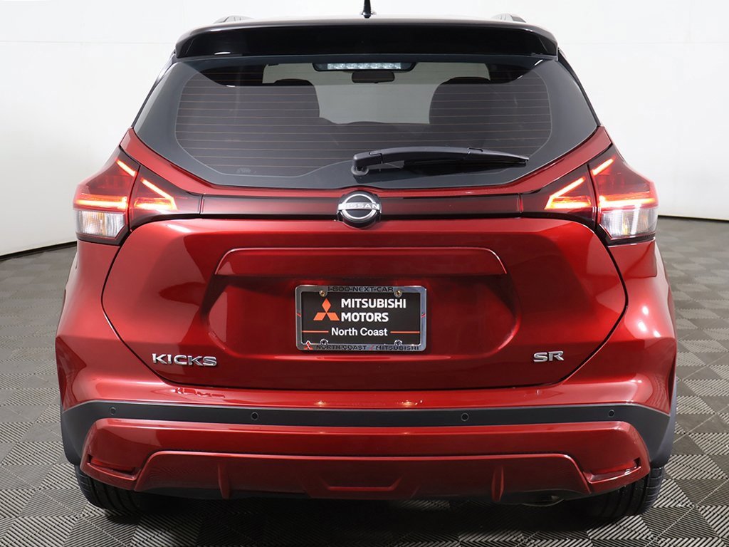 Used 2023 Nissan Kicks SR w/ SR Premium Package image 12