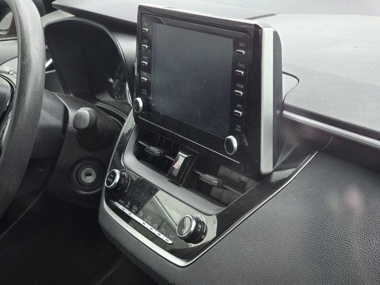 Used 2020 Toyota Corolla LE image 20