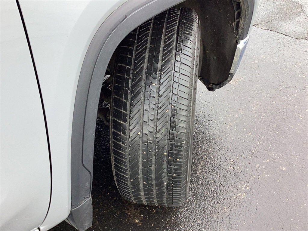 Used 2024 GMC Sierra 1500 SLE w/ Preferred Package image 22