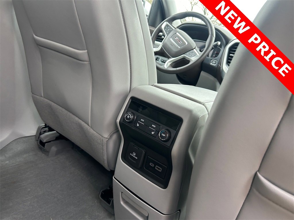 Used 2023 GMC Acadia SLT w/ Technology Package image 26