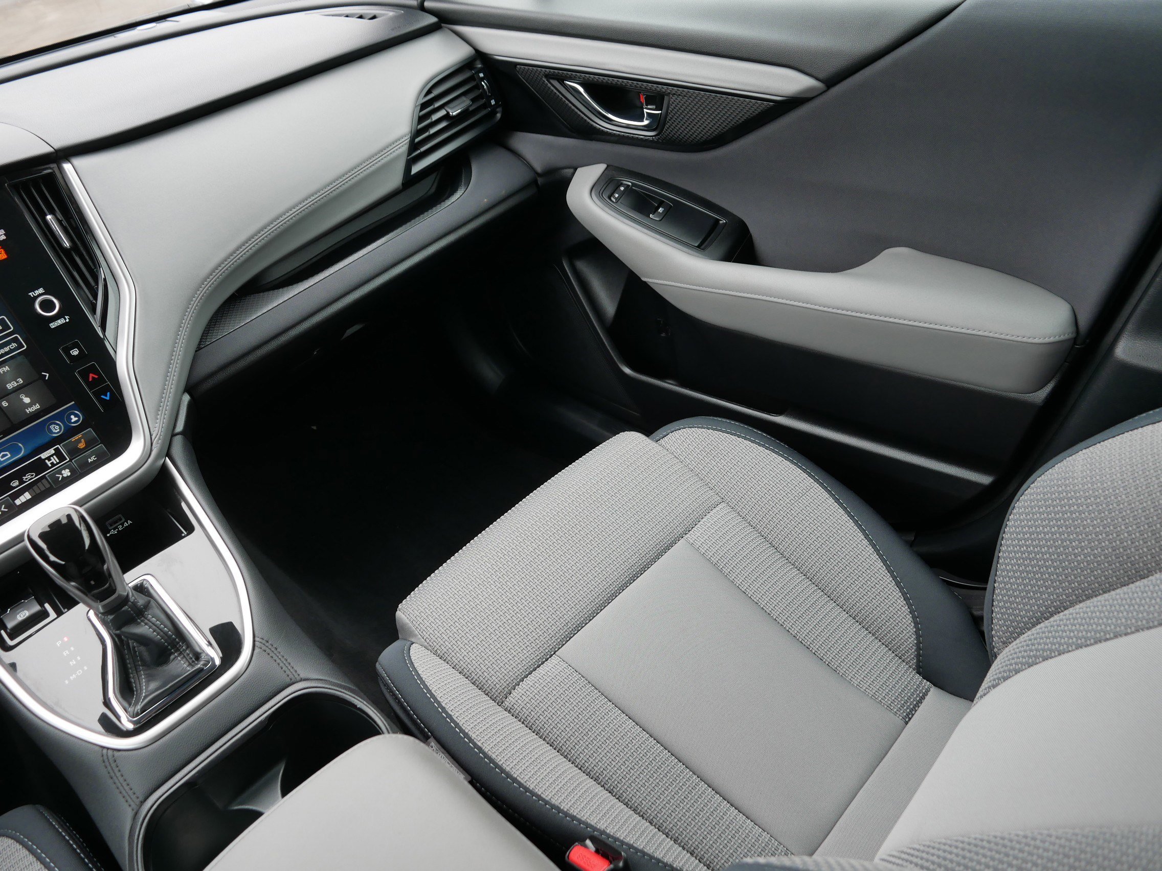 Used 2025 Subaru Outback Premium image 11