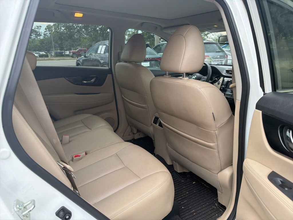 Used 2019 Nissan Rogue SL w/ Premium Package FWD image 17