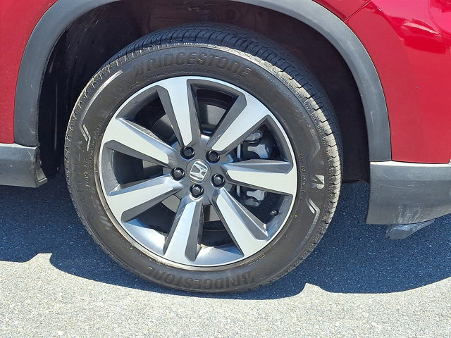Certified 2025 Honda Pilot Touring image 9