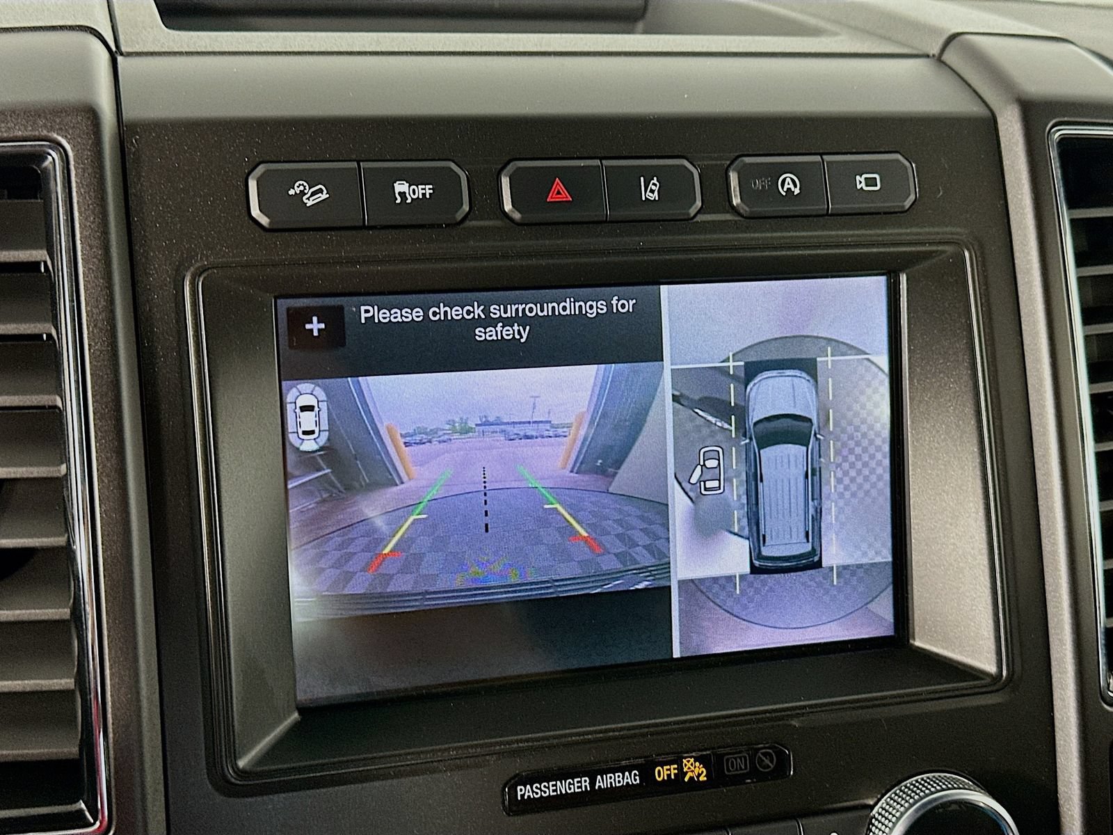 Used 2019 Ford Expedition Limited w/ Equipment Group 302A AWD/4WD image 14