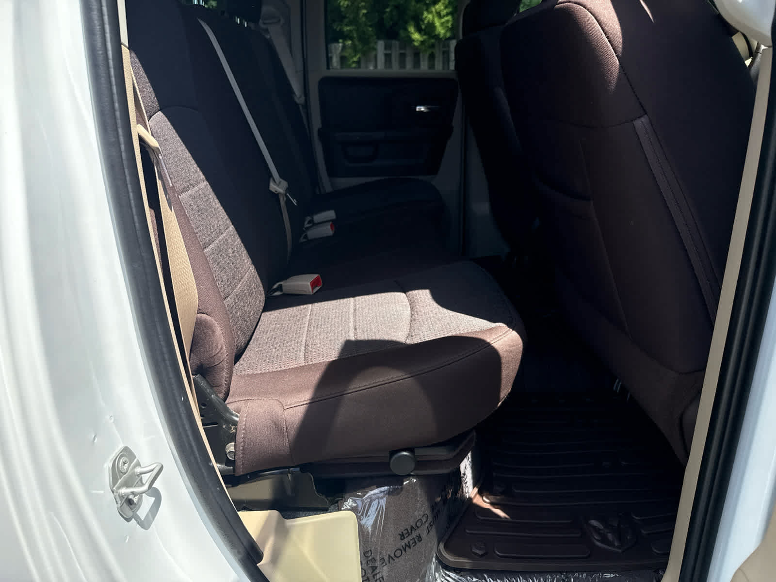 Used 2020 RAM 1500 Classic SLT AWD/4WD image 14