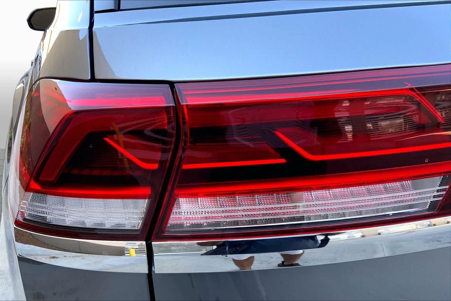 Used 2024 Volkswagen Atlas Cross Sport SE w/ Black Wheel Package AWD/4WD image 28