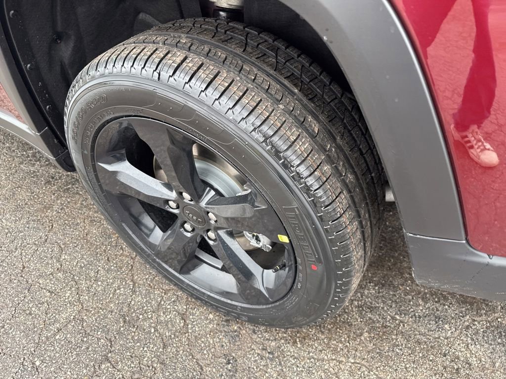 New 2025 Jeep Grand Cherokee L Limited w/ Black Appearance Package image 22