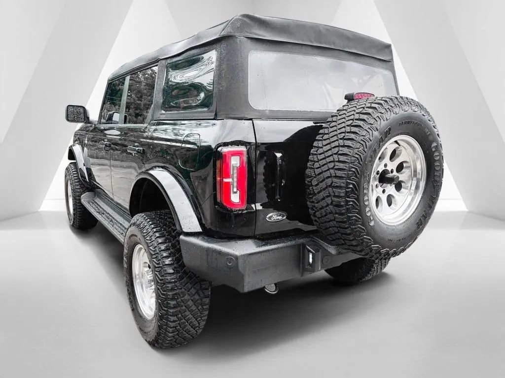 Used 2025 Ford Bronco Outer Banks AWD/4WD image 5