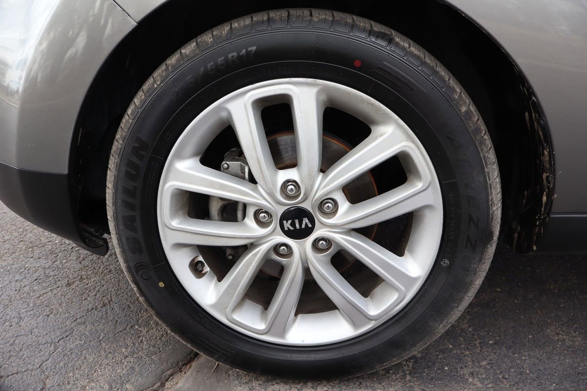 Used 2018 Kia Soul + FWD image 41